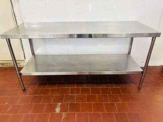 Lote #032 - Mesada de Ac/Inox de alto calibre con estante inferior - 187x70x90cm