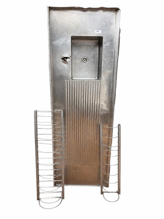 Lote #099 - Mesada con bacha para amurar + 2 escurridores de platos, todo en Ac/Inox con detalles - mesada = 66x190cm, escurridores = 30x97 y 22x80cm