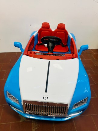 Lote #076 - Auto a batería Sport con control (Falta cargador)