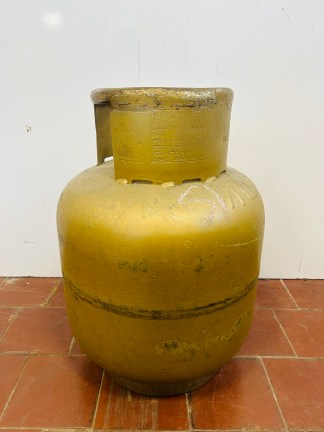 Lote #049 - Garrafa de 13kg - color dorada