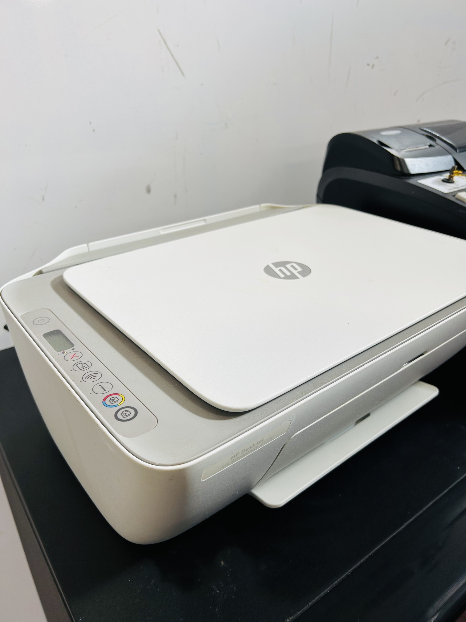 Lote #079 - Caja registradora + impresora multifunción ¨HP¨ - Imagen 3