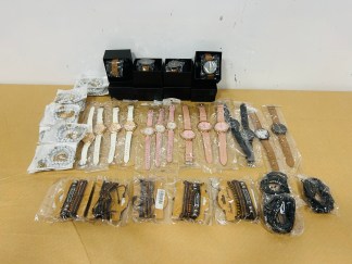Lote #015 - 22 Relojes de dama y caballero + 18 pulseras