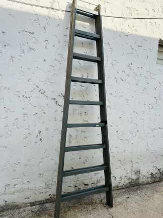 Lote #132 - Escalera de madera doble escalones - 270cm