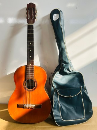 Lote #041 - Guitarra criolla  ¨Sonelli¨