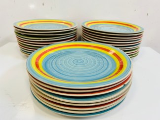 Lote #021 - 32 Platos de loza de 27cm - algunos cascados