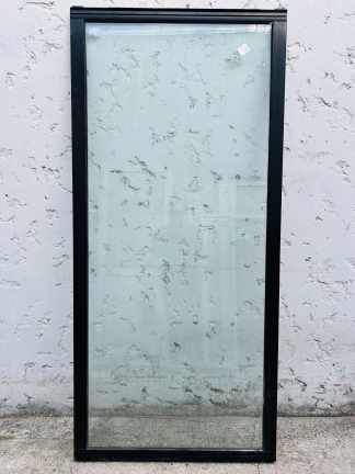 Lote #133 - Ventana fija en aluminio - VHE - 102X218CM