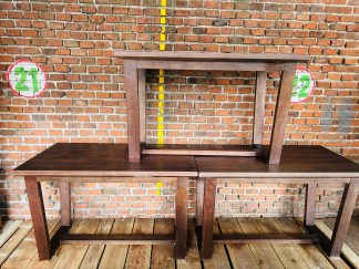 Lote #056 - Tres mesas rectangulares en madera maciza - 120x70x77cm