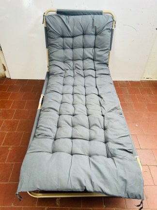 Lote #085 - Catre cama plegable