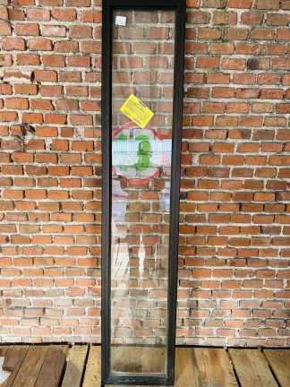 Lote #137 - Ventana fija en aluminio - 40x197cm
