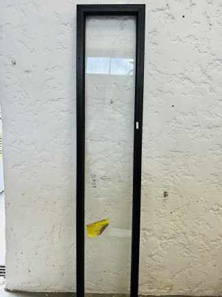 Lote #121 - Ventana fija en aluminio - 40x200cm