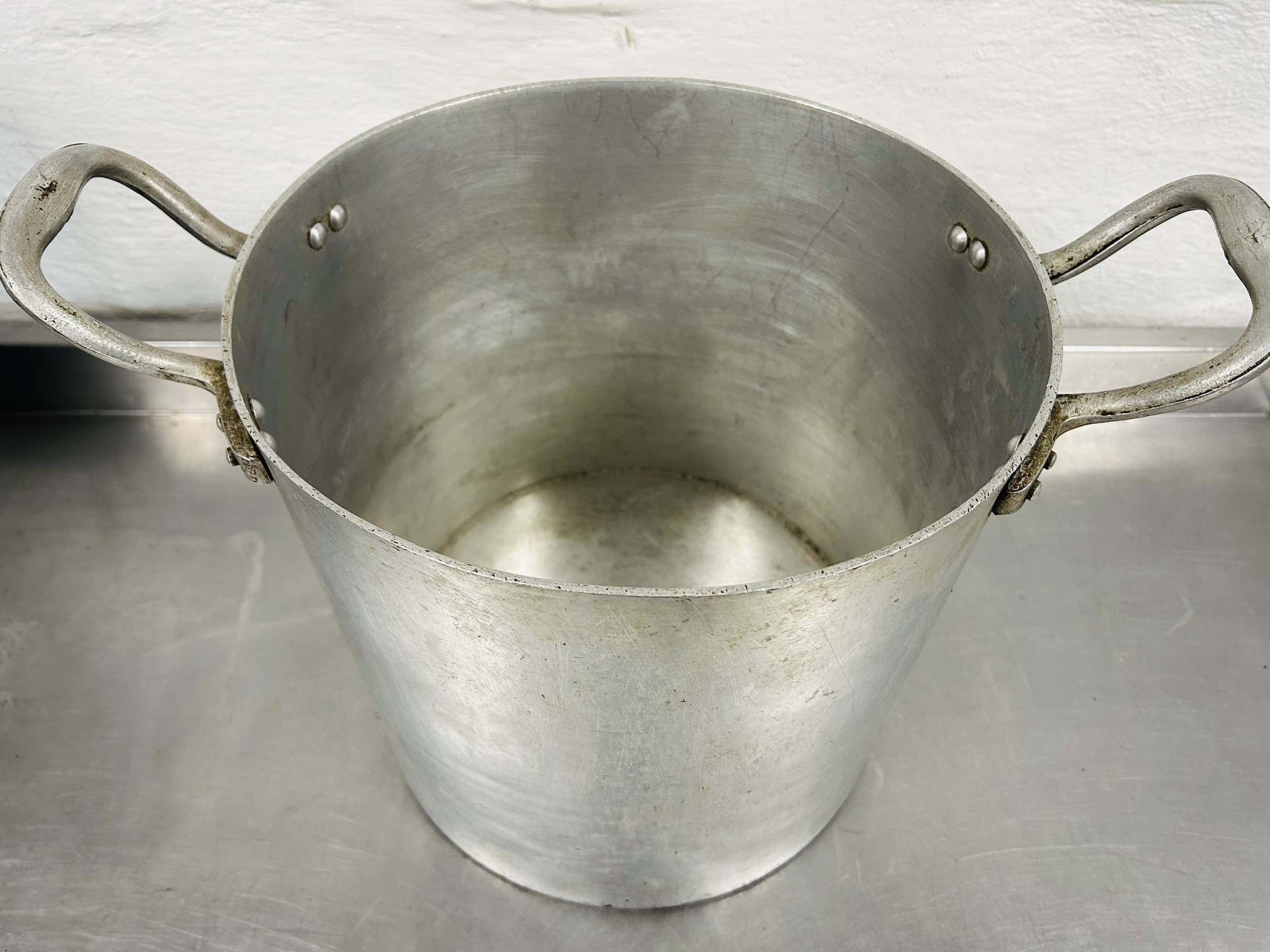 Lote #032 - Olla de aluminio con tapa - 35x34cm - Imagen 3