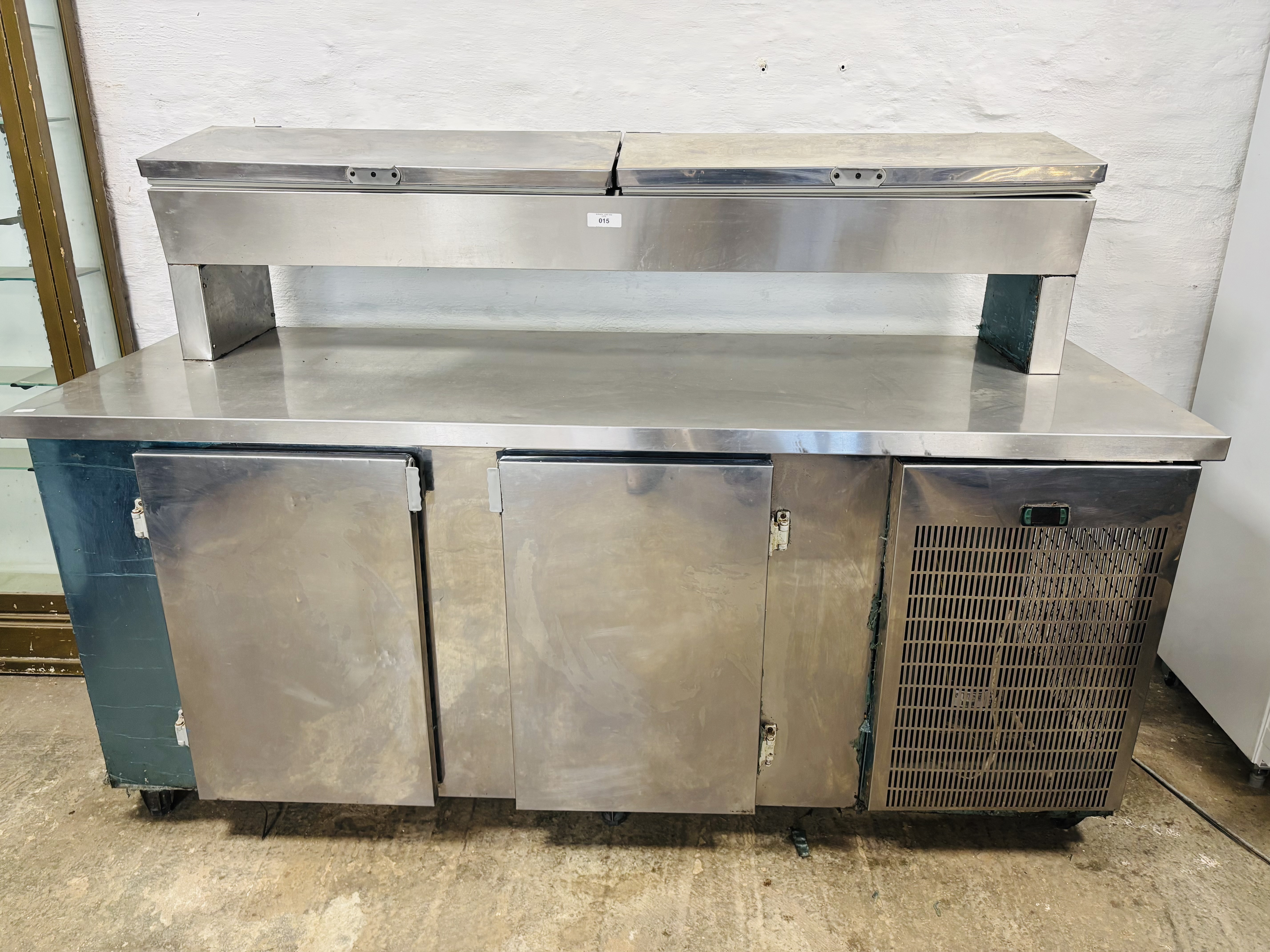 Lote #015 - Bajo mostrador en Ac/Inox con topinera ¨Refrimate¨ - 200x70x90cm