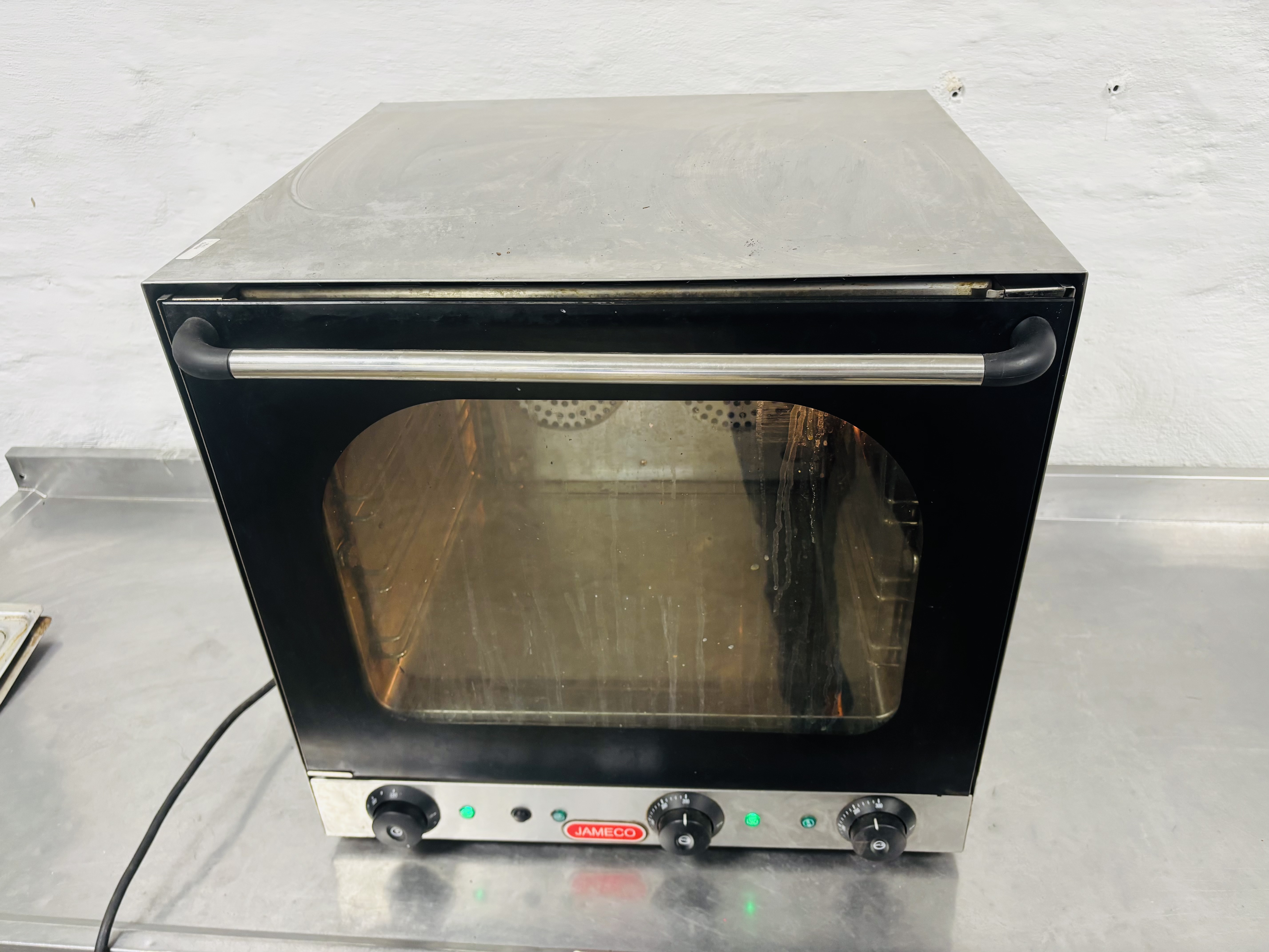 Lote #018 - Horno turbinado ¨JAMECO¨ para 4 bandejas (incluye 2 bandejas) - 60x54x57cm, bandejas de 43x31cm - Imagen 4
