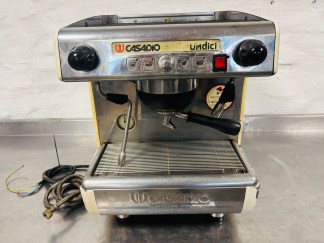 Lote #019 - Cafetera de uso comercial ¨CASADIO, Undici¨ de 1 grupo, eléctrica, monofásica - 42x49x53cm