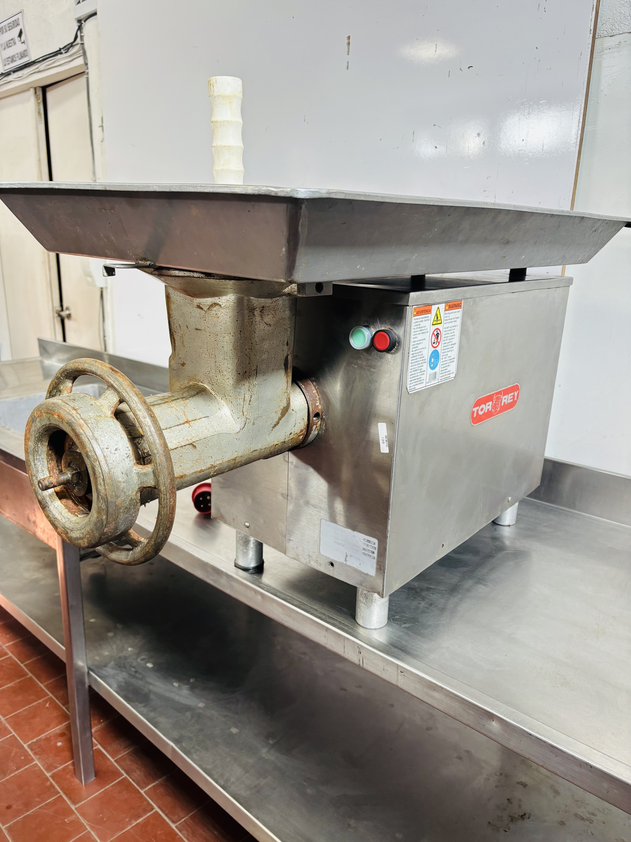Lote #028 - Maquina de Picar carne ¨Torrey¨M32 - motor de 3hp 25kg de carne / minuto - trifásica (sin cuchilla)