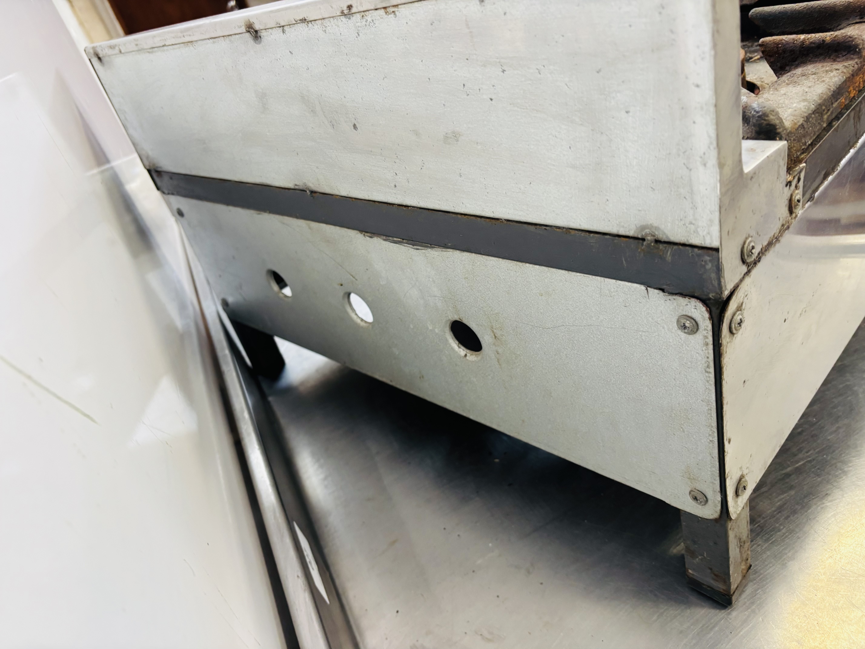 Lote #029 - Anafe en Ac/inox de 2 fuegos - 60x52x30cm - Imagen 4