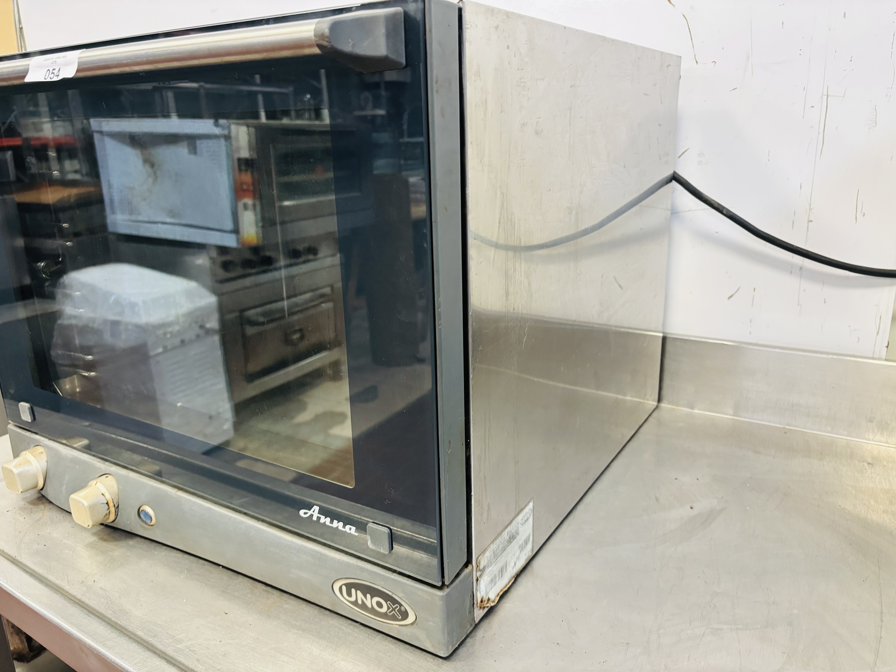 Lote #054 - Horno de uso comercial ¨UNO X¨monofásico para 4 bandejas - 60x54x45cm - Imagen 3