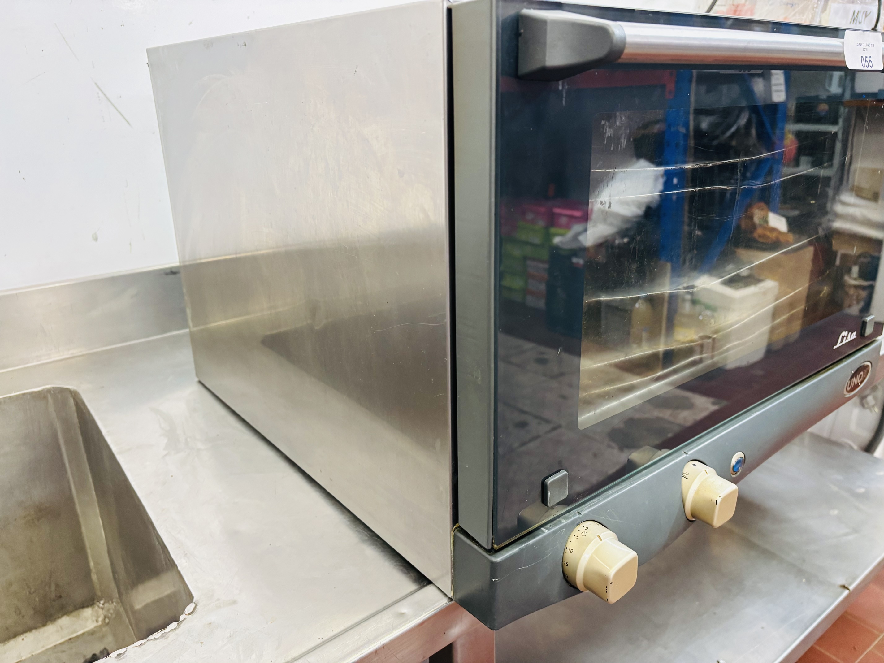 Lote #055 - Horno de uso comercial ¨UNO X¨monofásico para 3 bandejas (incluye 5 bandejas) - 60x54x38cm - Imagen 4