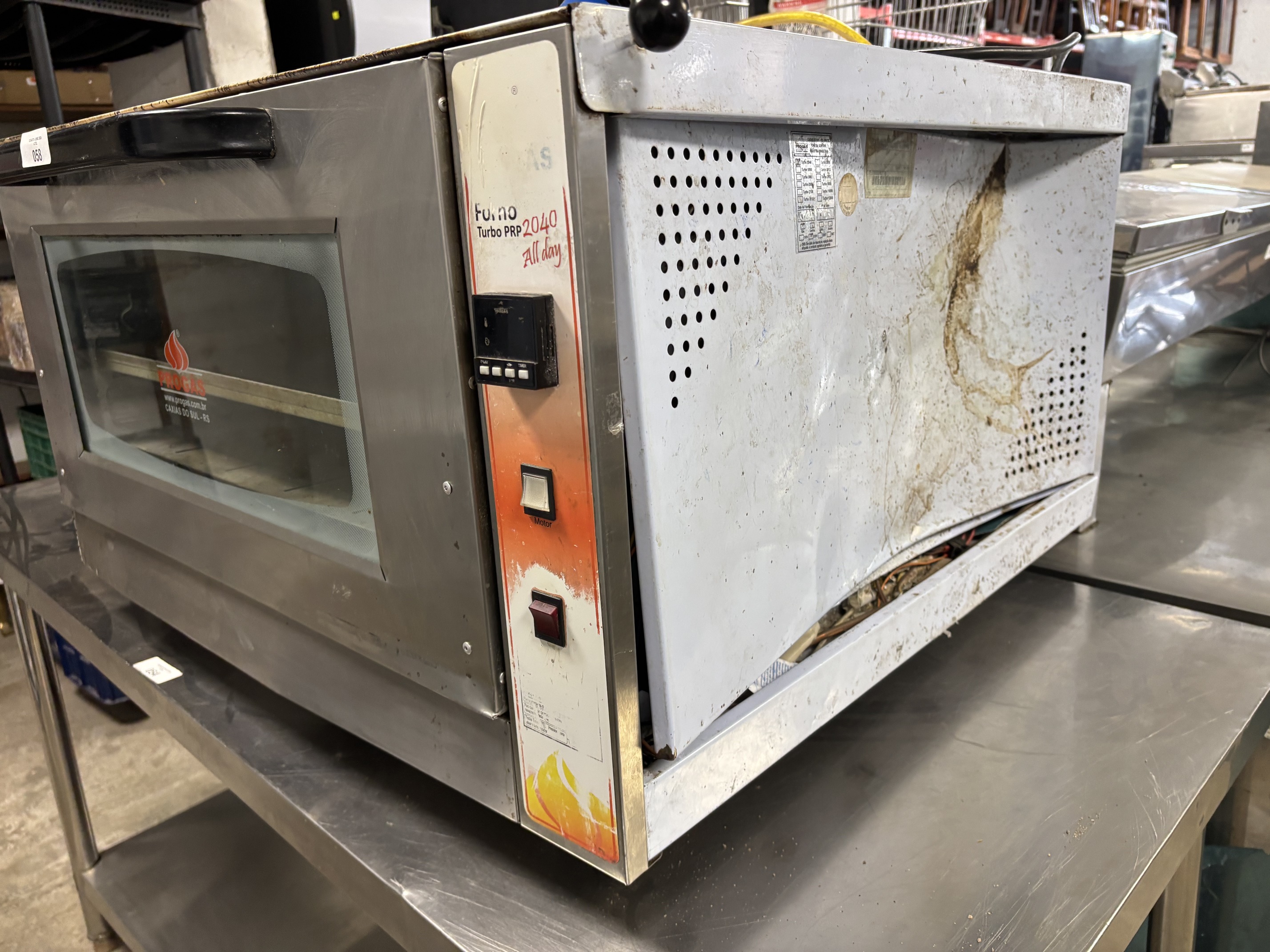 Lote #058 - Horno pizzero a gas ¨PROGAS¨ Turbo 2040 All day, para 4 bandejas de 58x48cm (incluye 1 bandeja) - 88x81x48cm - Imagen 3