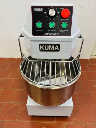 Lote #060 - Amasadora de uso comercial ¨KUMA¨ - 20 Lts de capacidad - SIN USO