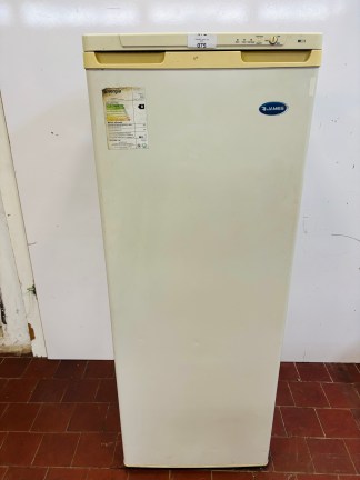 Lote #075 - Freezer vertical ¨JAMES¨ - 175Lts, 6 cajones - 55x57x144cm