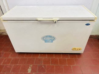 Lote #084 - Freezer horizontal ¨JAMES¨ 410 Lts (prende, no enfría) - 140x63x85cm