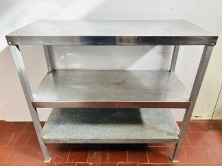 Lote #086 - Mesa de servicio con estructura de caño y tapas de Ac/Inox y galvanizado - 100x44x95cm