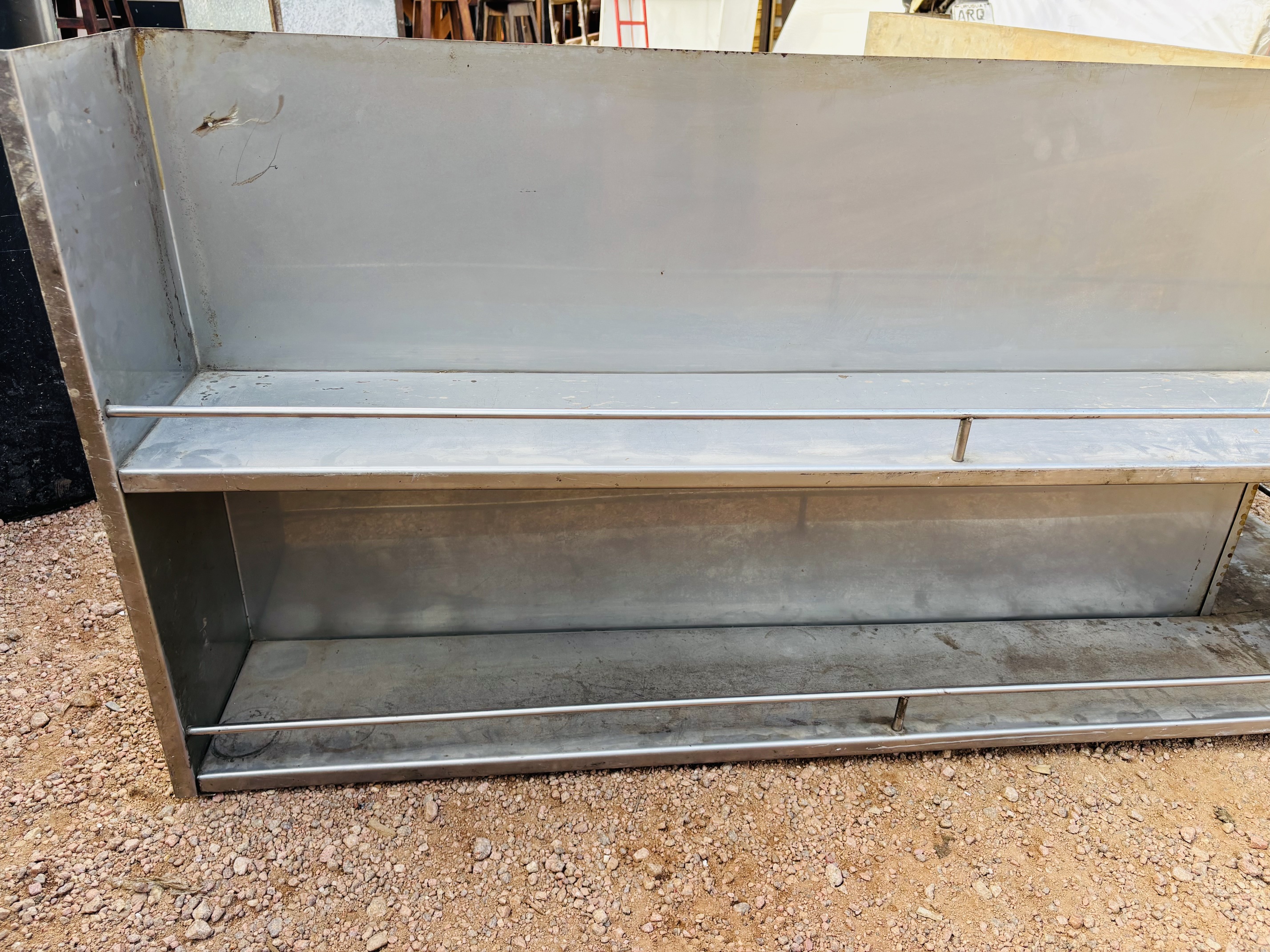 Lote #101 - Gran estante esquinero doble en Ac/Inox de alto calibre - 145x200x72cm de altura (para limpiar) - Imagen 3