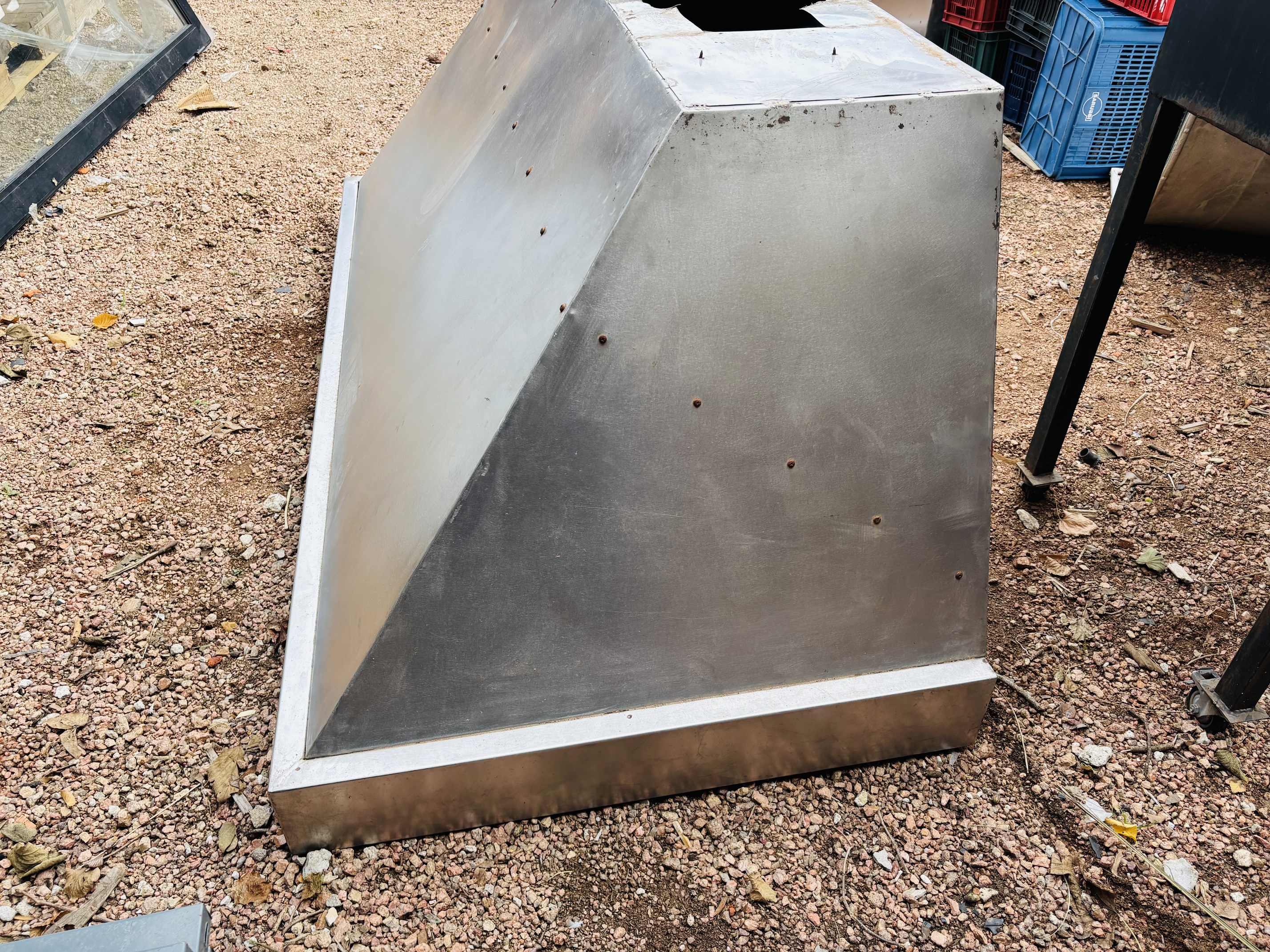 Lote #104 - Campana en Ac/Inox de alto calibre - 208x98x85cm - Imagen 5