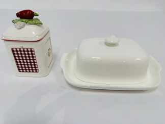 Lote #057 - Mantequera de porcelana Villeroy & Boch (origen Alemania) y potiche para cocina de porcelana de la marca Villeroy & Boch - 20x15x9cm y 7x7x12,5cm