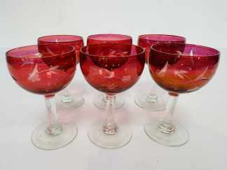 Lote #075 - Seis copas de cristal de servicio, color rojo en la copa, pie y base transparente. 12cm