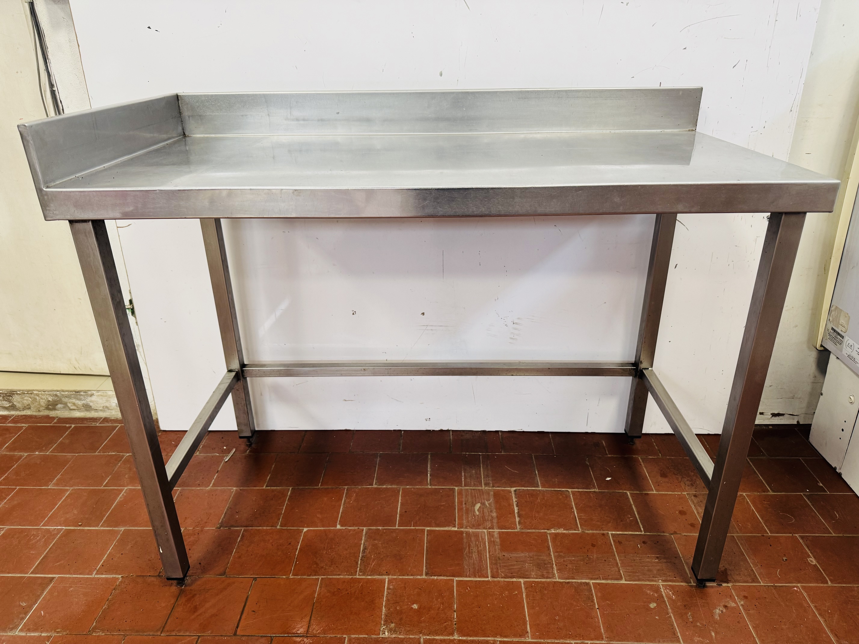 Mesada de Acero Inoxidable Industrial - 130x62x92cm