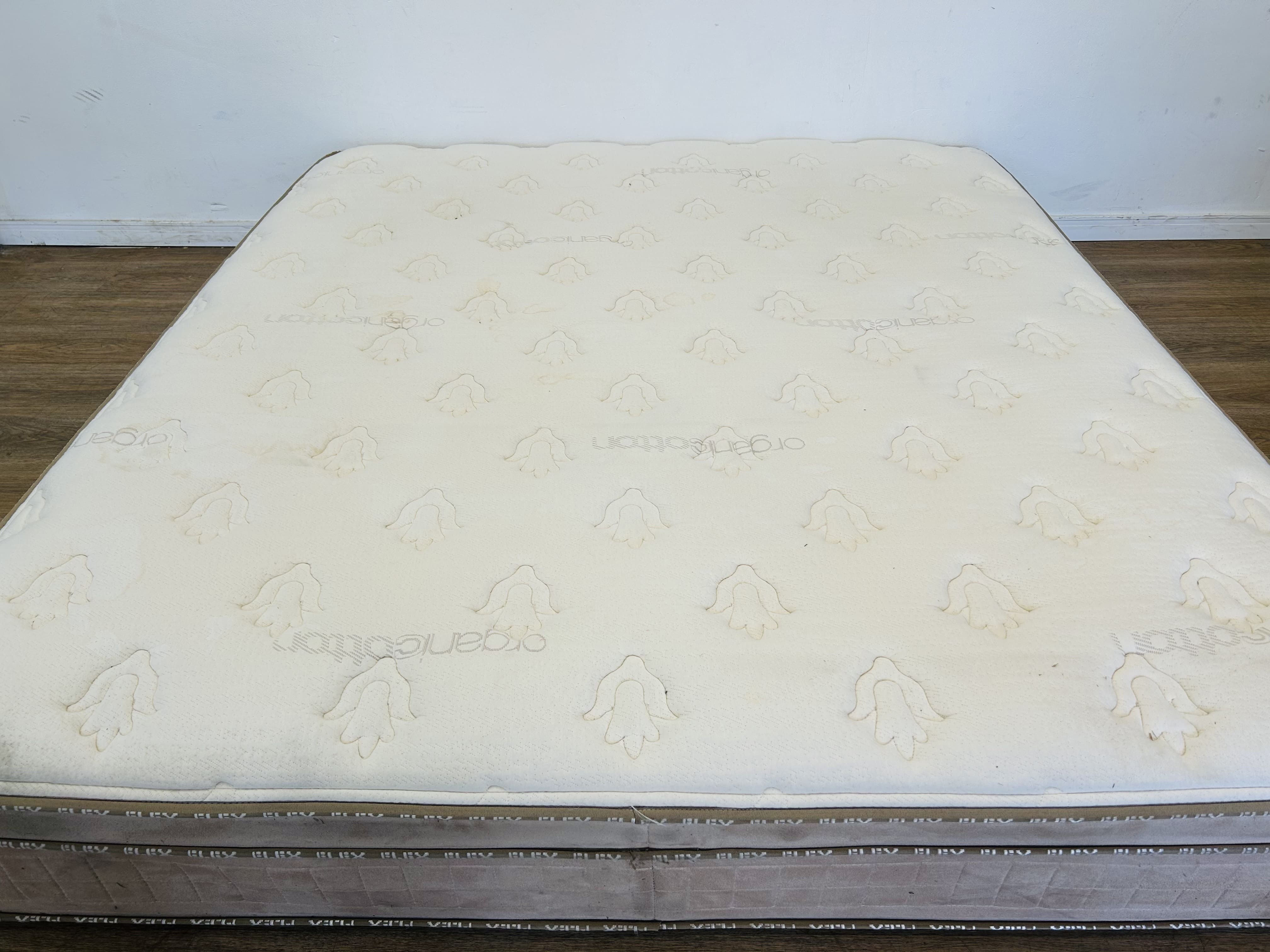 Colchón King de Resortes 180x200x28cm
