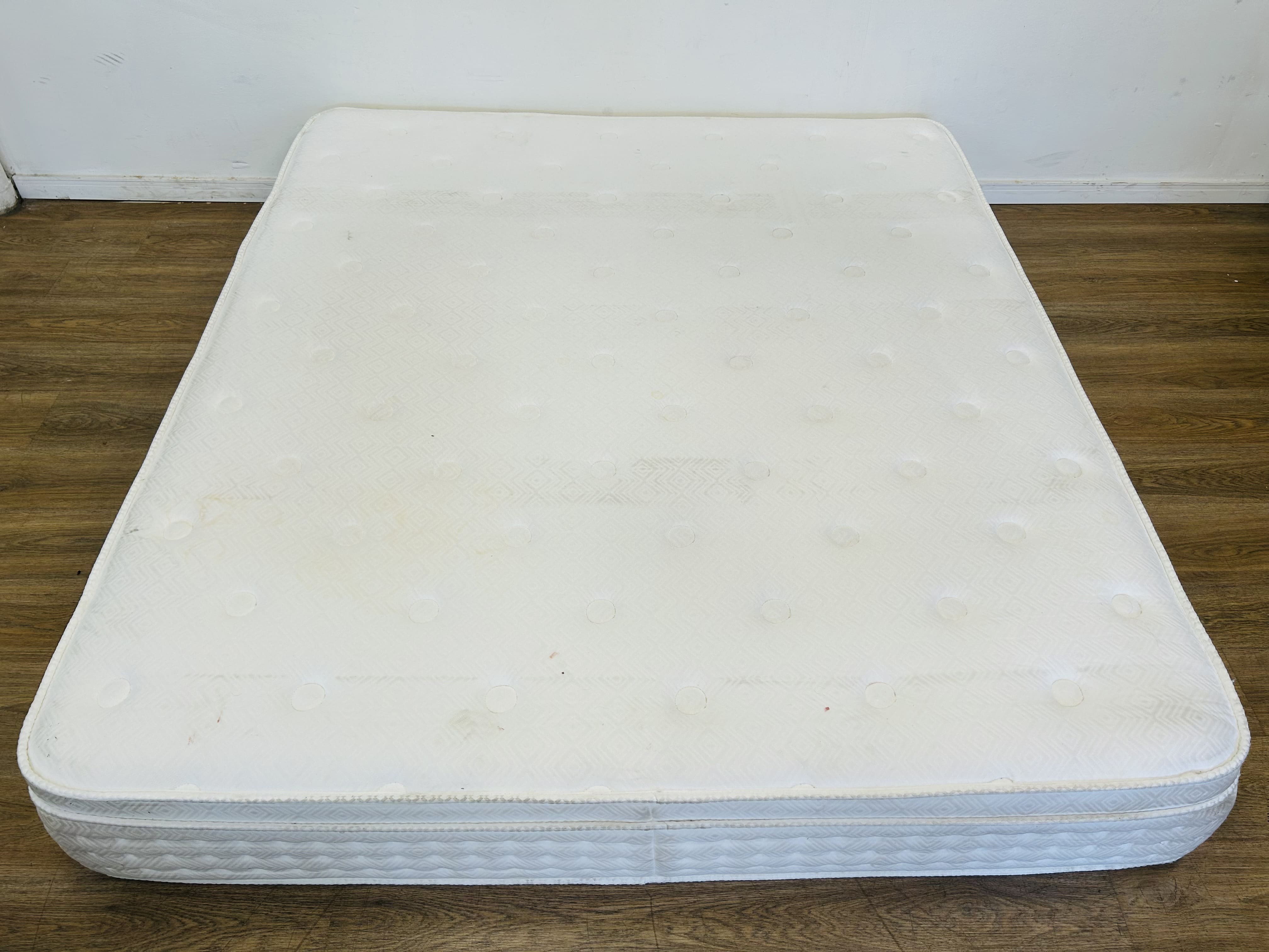 Colchón King de Resortes 180x200x30cm