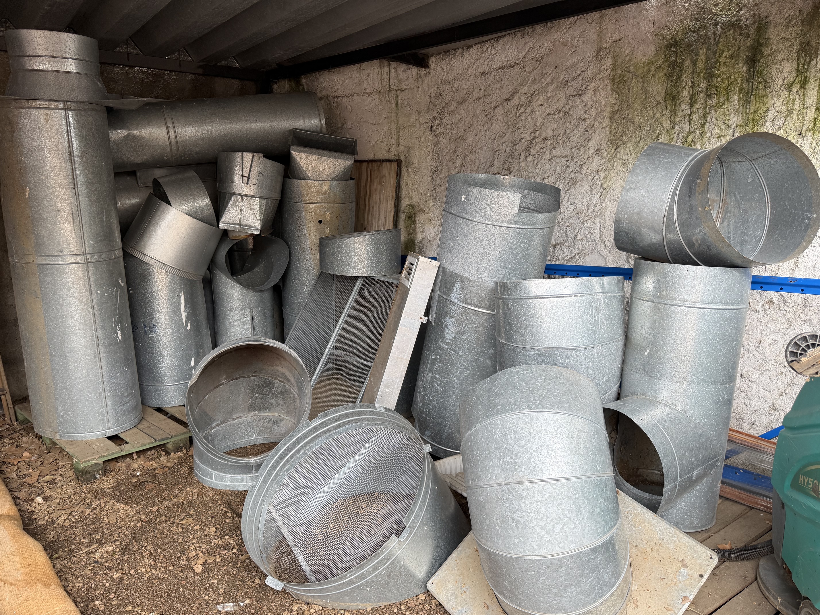 Lote de Ductos Galvanizados y Accesorios para Ventilación